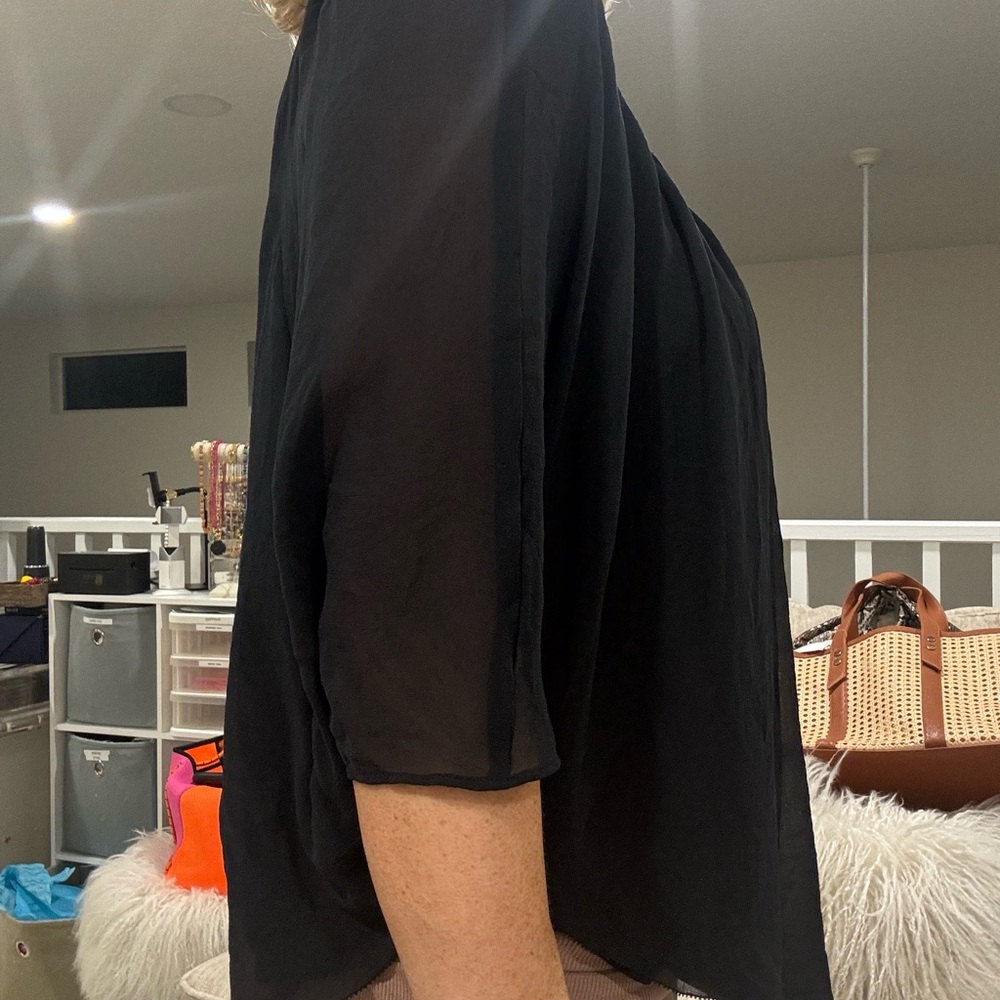 Black Lace V-Neck Top - Picture 3 of 3